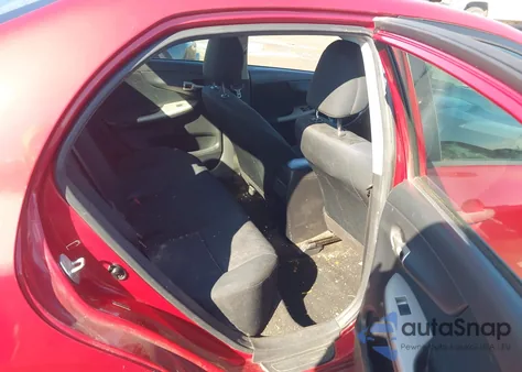 2010 Toyota Corolla S z USA, uszkodzony, nr VIN 2T1BU4EE3AC446188